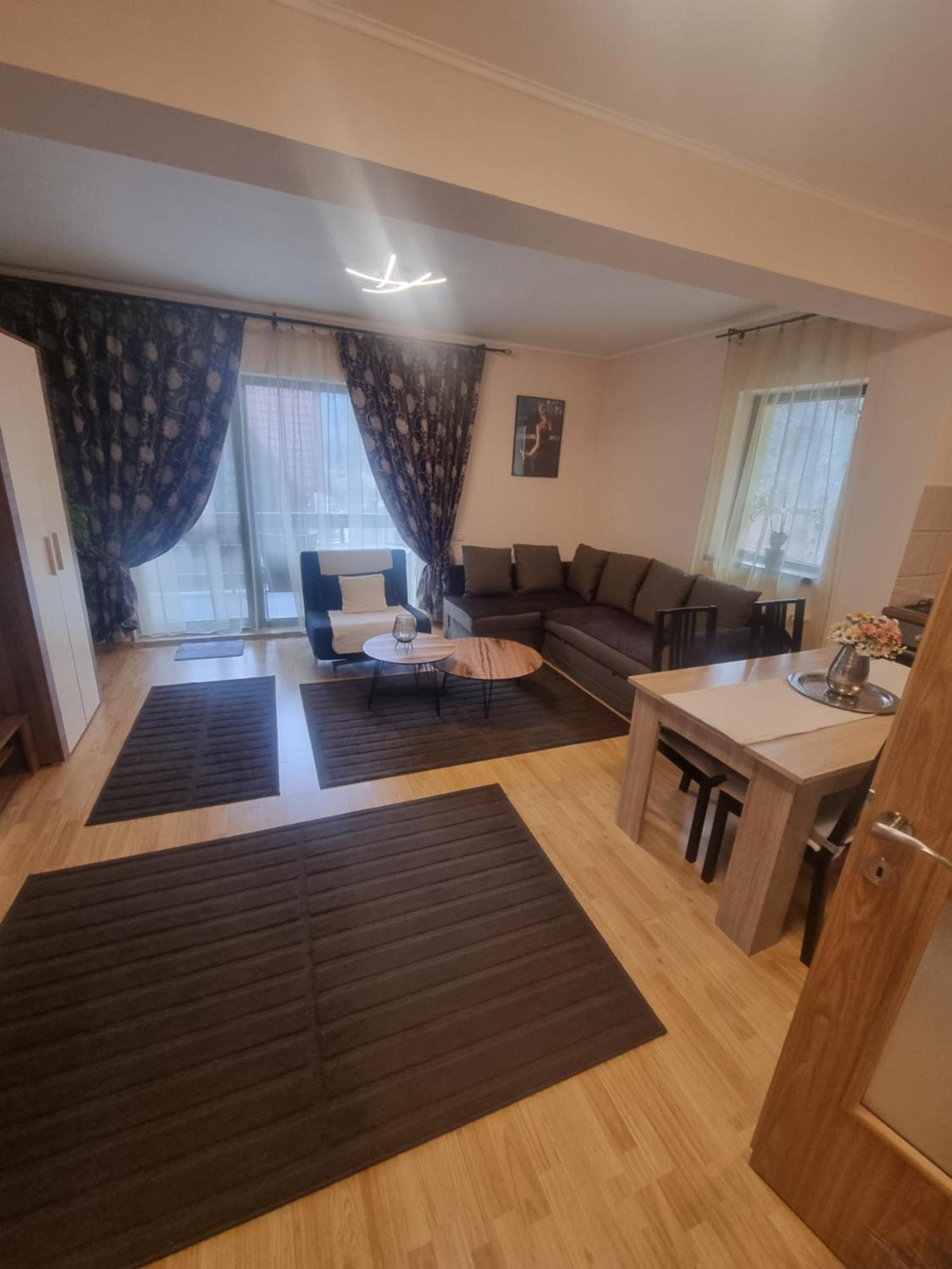 Apartment Kalinderu K3 *